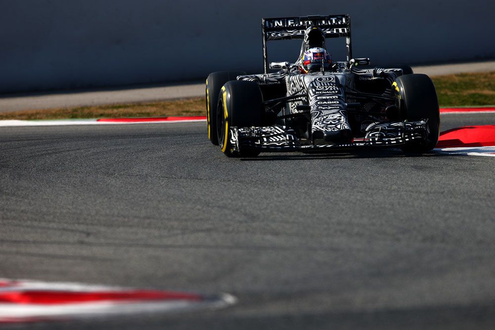 F1: Maldonado Ferrarit verte, a tesztpilóta önmagát 53