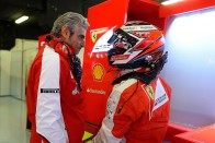 F1: A szél miatt ment falnak Alonso 146