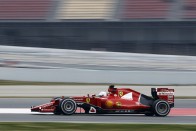 F1: A szél miatt ment falnak Alonso 148