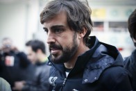 F1: A szél miatt ment falnak Alonso 175