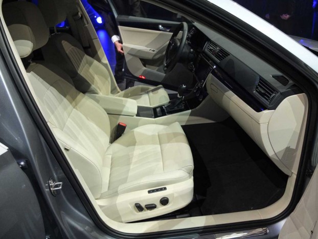 Formailag nem sokat változott, a belső marad egységes, konzervatív, funkcionális, ahogy azt a márkától már megszoktuk