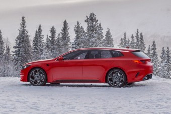 Elegáns sportkombival újít a Kia