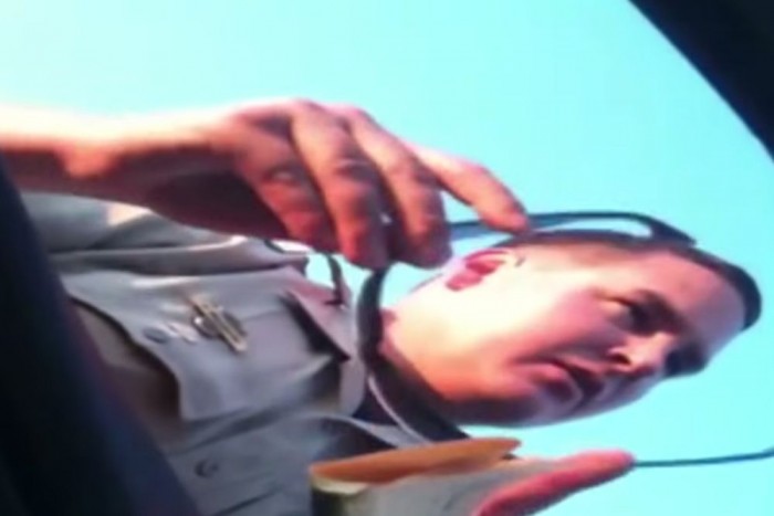 Keményen elővette a rendőr a gyorshajtó német turistát