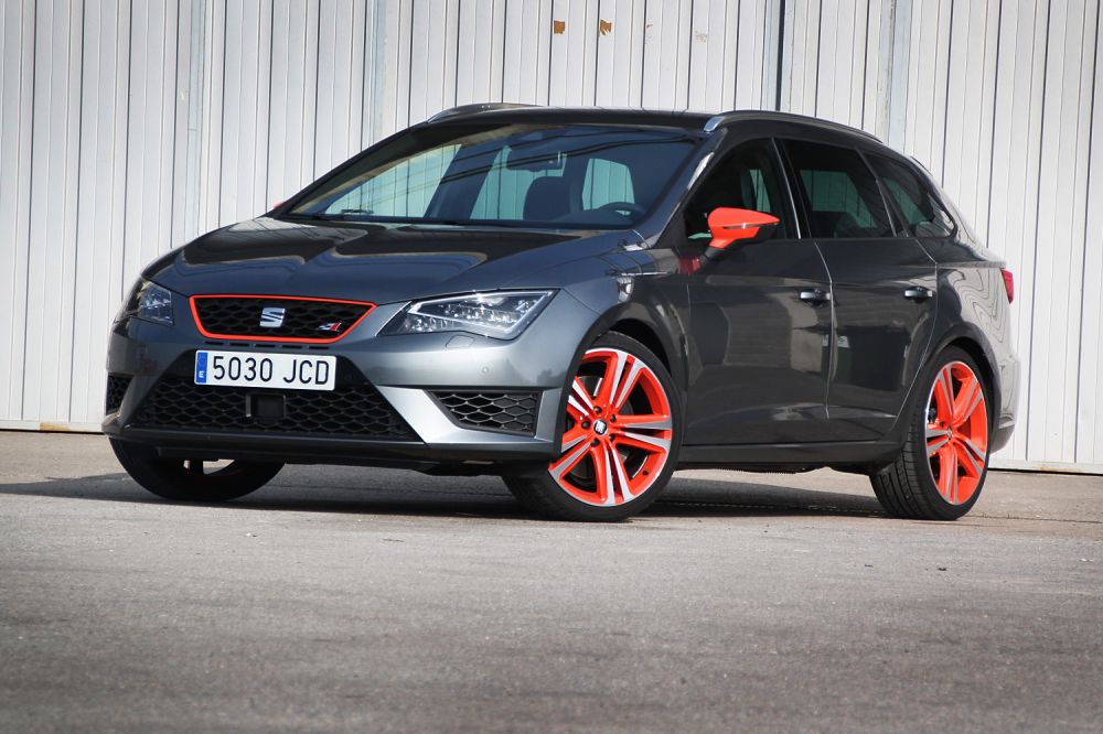 Villámgyors kombi a családnak: Leon ST Cupra 4