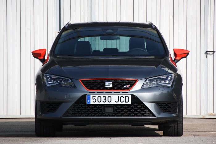 LED-es fényszóró, szögletes szemek és fülek