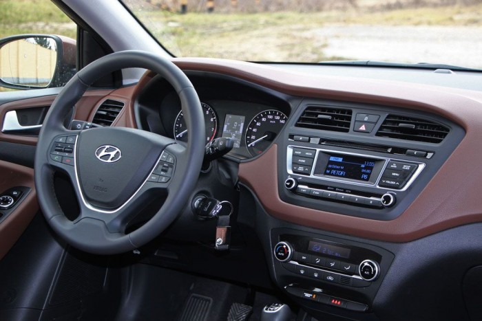 Igényes, könnyen átlátható, logikusan kezelhető a belső. Az ilyet szeretjük!