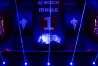 Le Mans más: a 24 órás versenyen bevetett R18 lézerlámpája tízszer annyi fénnyel ágyúzza az éjszakát, mint az A8 mesebeli Matrix LED-fényszórója