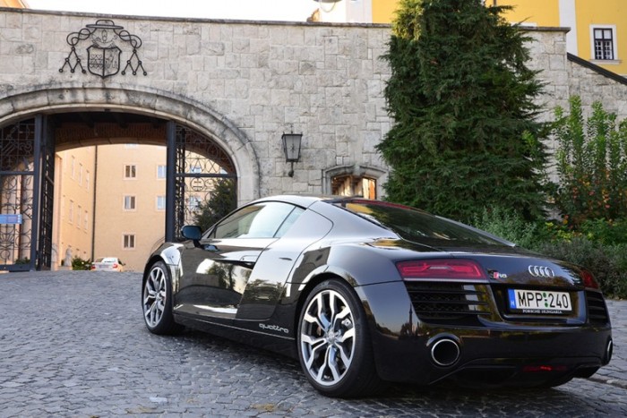 Vezettük Vajna Tímea 40 millás sportautóját 8