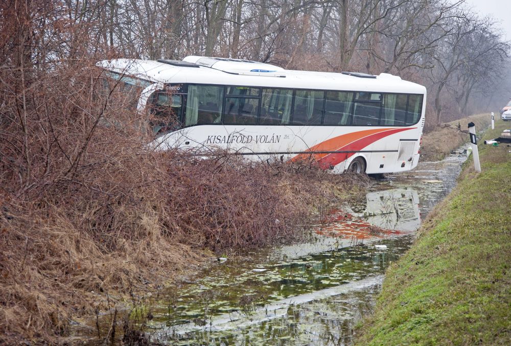 Képeken a reggeli halálos buszbaleset 1