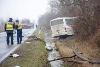 Képeken a reggeli halálos buszbaleset 20