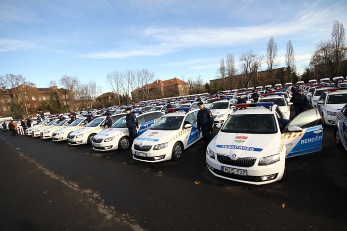 Mit találtunk a rendőrség járműszerződéseiben? 6 | Vezess Karácsonykor kezdődött a kulcsosztás