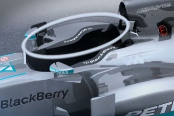 F1: Vécéülőkét rakna az autókra a Mercedes