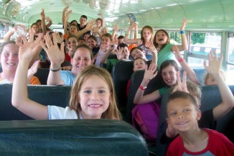 Óvodásokat fosztottak ki egy buszon