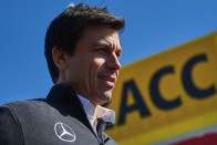F1: Az orvosokon múlik, versenyezhet-e Alonso 26