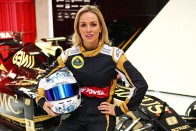 F1: Spanyol szépséget igazolt a Lotus 13