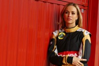 F1: Spanyol szépséget igazolt a Lotus 15