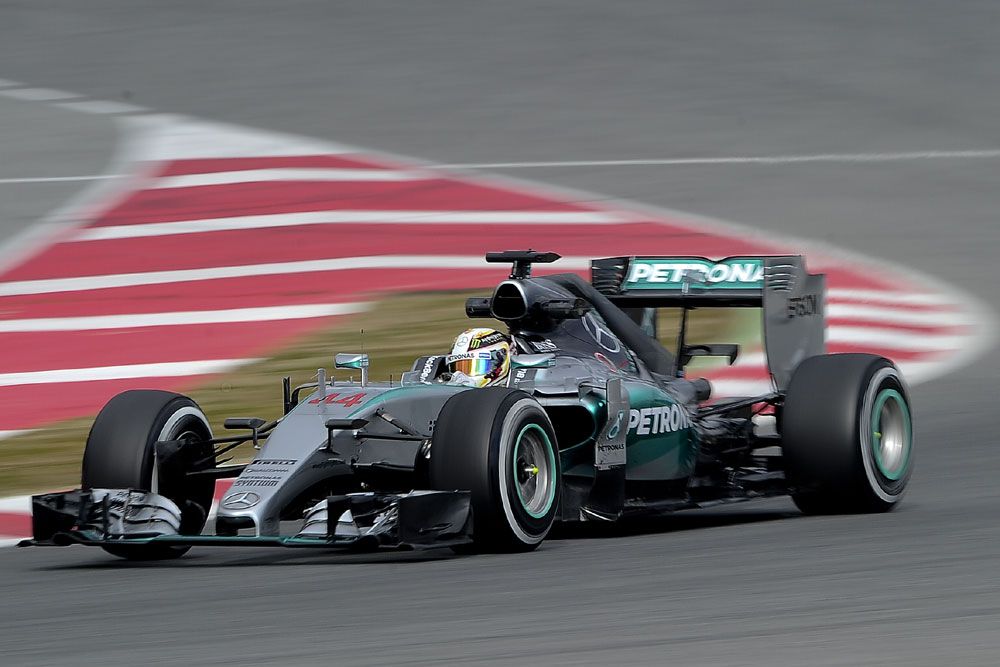 F1: Katasztrófa a McLarennél, Massa az élen 7