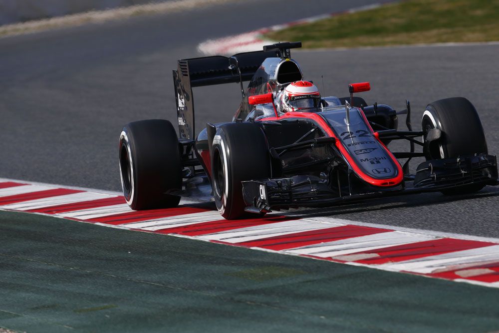 F1: Tempót villantott a Merci, áttörés a McLarennél 19