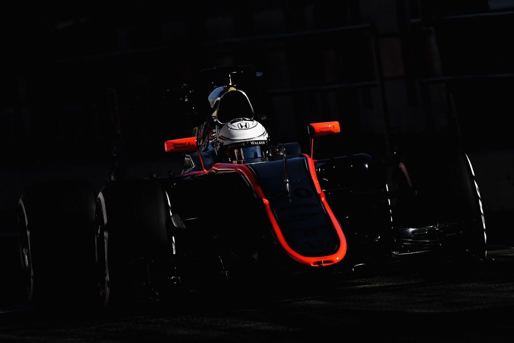F1: Tempót villantott a Merci, áttörés a McLarennél 44