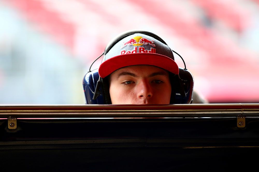 F1: A nézők közé ült a Ferrari-főnök 10