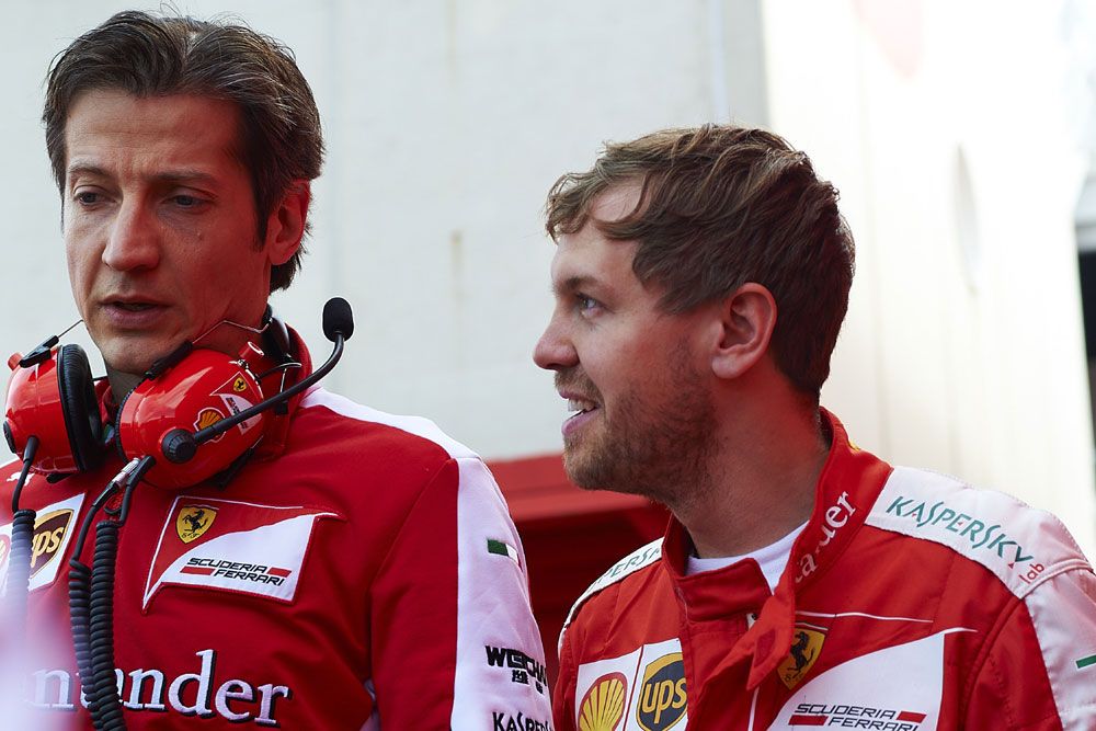 F1: A nézők közé ült a Ferrari-főnök 18