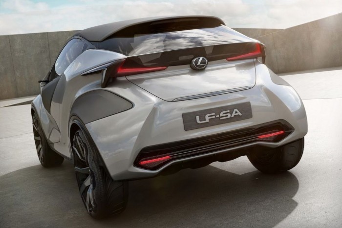 Törpeautóval újít a Lexus 7