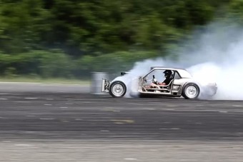 Ilyen Ken Block, amikor Terminátort játszik