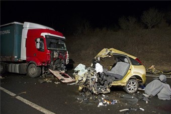 Képeken az M2-esen történt tragikus baleset