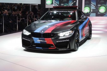 A BMW nagycsaládok felé nyit Genfben