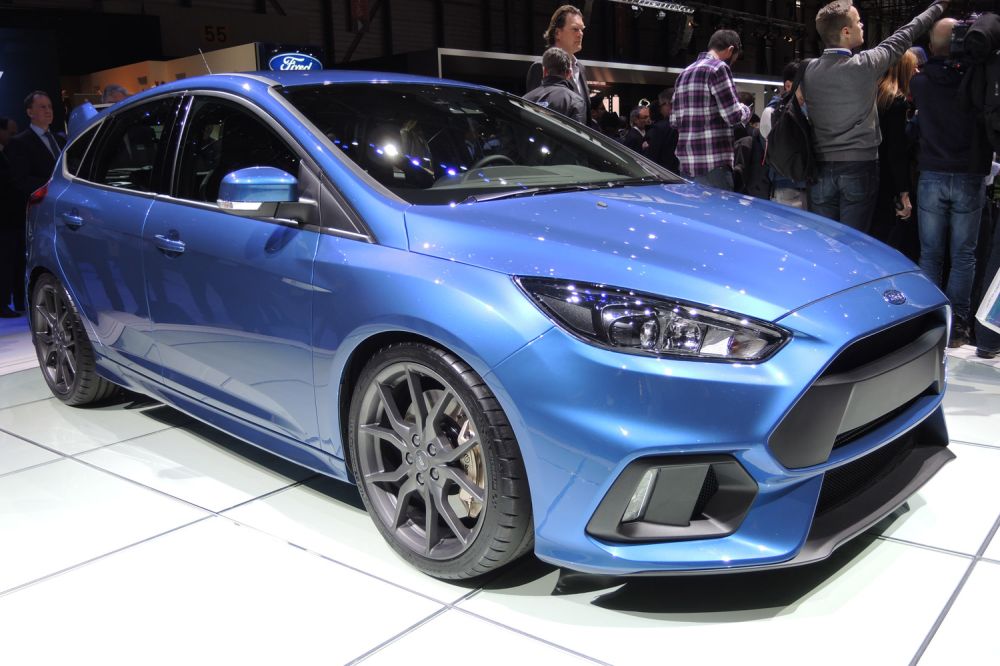 Még most sem derült ki, hány lóerős a Focus RS. A gyár csak annyit mond, hogy 320 lóerő felett van