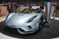 Vérszomjas hiperhibrid a Koenigsegg Regera 33