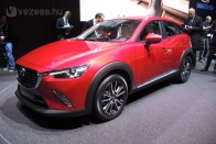 Négy literrel elmegy a Mazda kis terepese 51