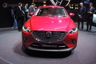 Négy literrel elmegy a Mazda kis terepese 52