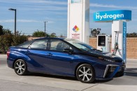 A Toyota Mirai formaterve kevésbé vonzó, mint füstmentes technikája