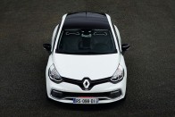 Még élesebb a sport-Clio 18