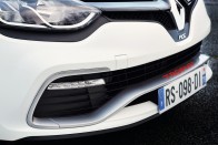 Még élesebb a sport-Clio 26