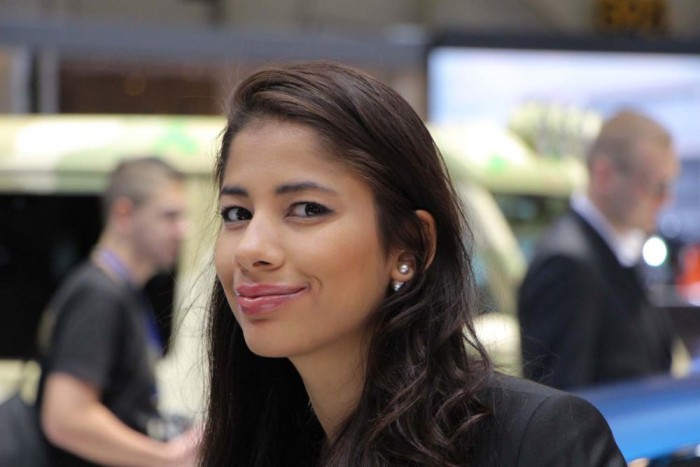 Csak csajok a Genfi Autószalonról 27 | Vezess Csak csajok a Genfi Autószalonról 27