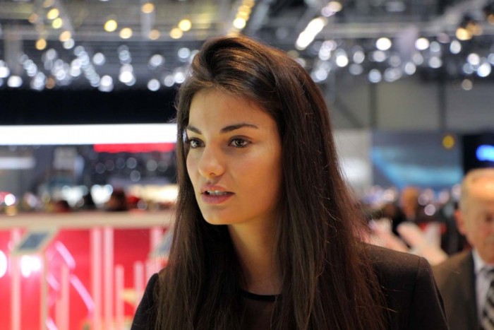 Csak csajok a Genfi Autószalonról 13 | Vezess Csak csajok a Genfi Autószalonról 13