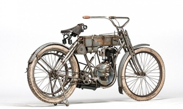 Árverésen a millió dolláros motor 6 | Vezess 1907 Harley-Davidson Strap Tank