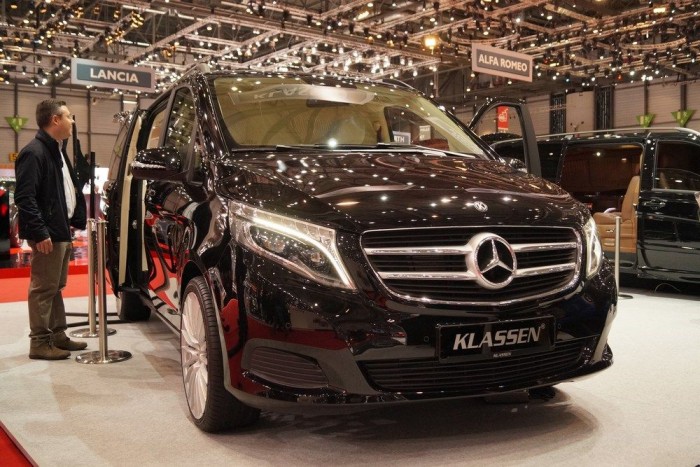 A furgon, amiből egy Rollsot sem irigyel az ember 6 | Vezess Kívülről semmi nem utal arra, hogy ez nem egy széria Mercedes kisbusz