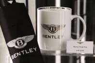 Bentley-s, nem éppen mikróbarát bögre 6500-ért