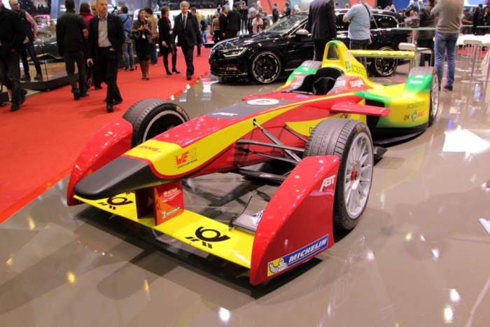 Igazi versenyautók a Genfi Autószalonon 8 | Vezess Formula E -