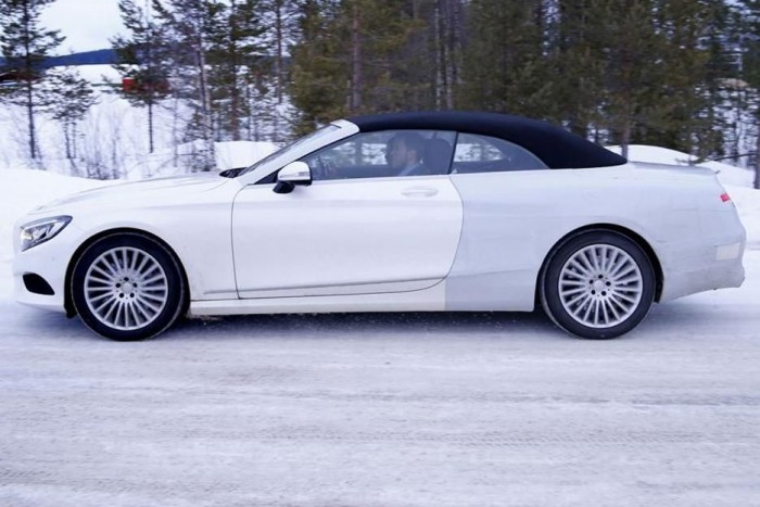 Kémfotón a Mercedes luxuskabriója 6 | Vezess Kémfotón a Mercedes luxuskabriója 6