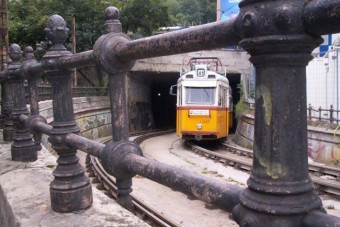 Átépítik a Lánchíd alatti villamosalagutat