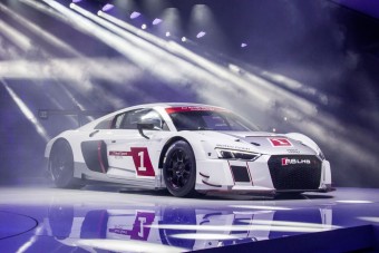 Félig utcai autóval Le Mans-ba