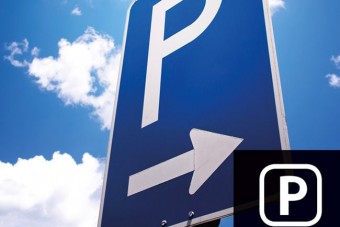 Parkolás egyetlen gombnyomással