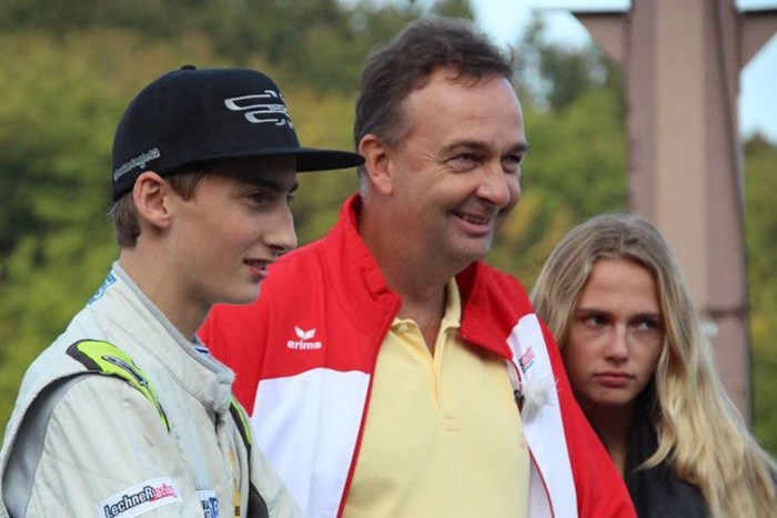 A kétfejű sas megérkezett a világ elitjébe? 6 | Vezess Édesapjával és hugával