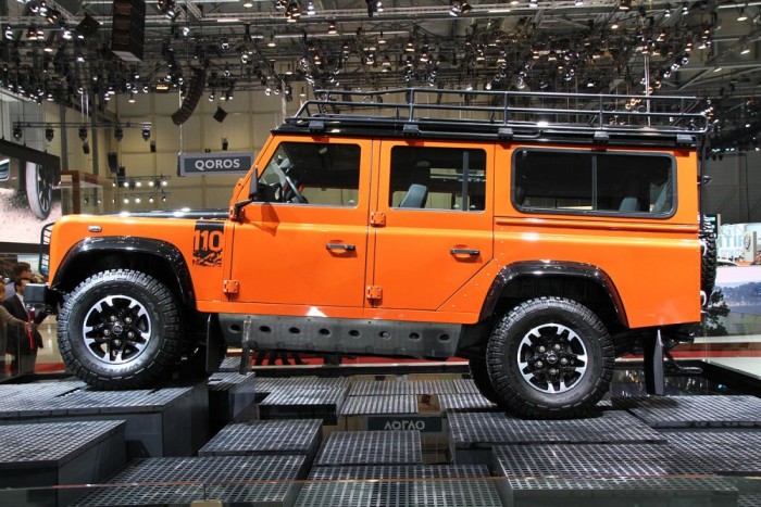 Haspáncél, ügyes tetőcsomagtartó és dögös fényezés