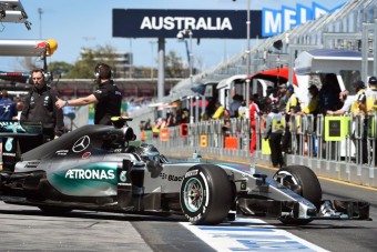 F1: Csonka mezőnyben tarolt a Mercedes