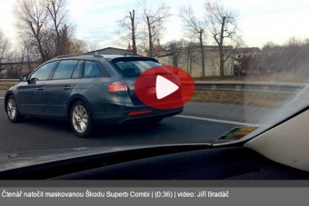 Kémvideón a Škoda Superb kombi!